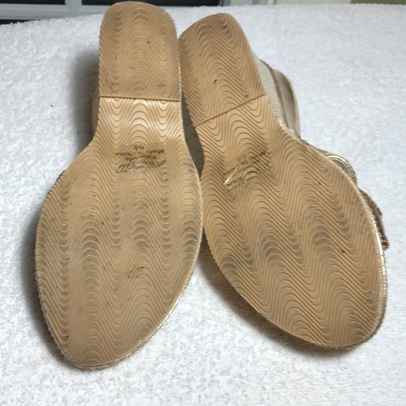 Sweet Sixteen Gold Metallic Wedges - Picture 8 of 10